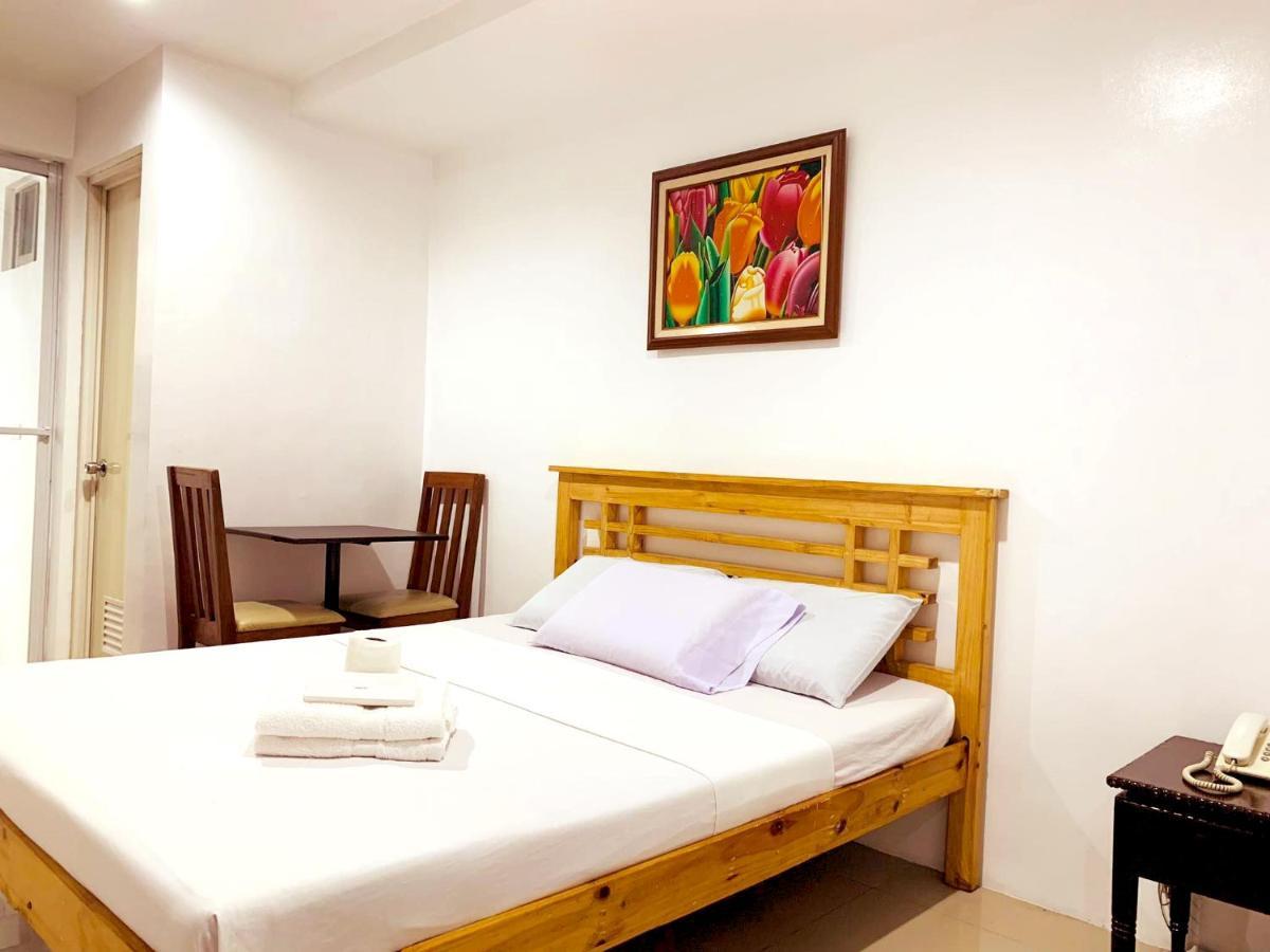 Crosswinds Hotel Paranaque City エクステリア 写真