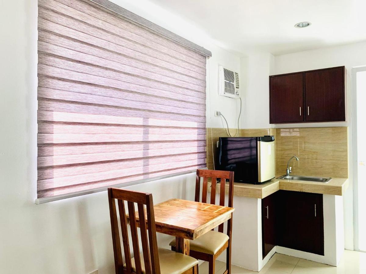 Crosswinds Hotel Paranaque City エクステリア 写真