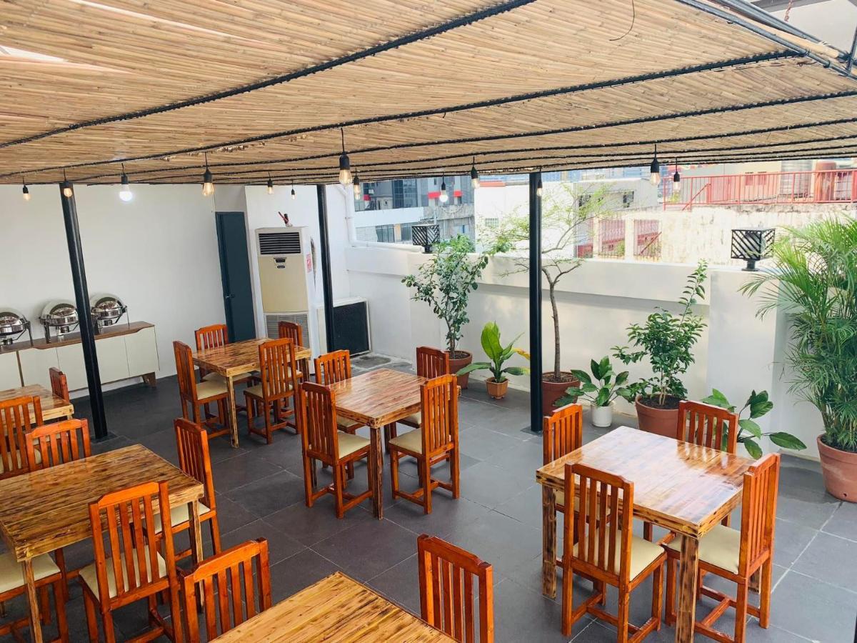 Crosswinds Hotel Paranaque City エクステリア 写真