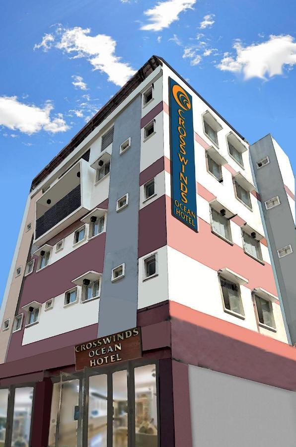 Crosswinds Hotel Paranaque City エクステリア 写真