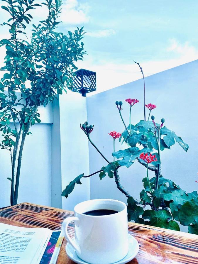 Crosswinds Hotel Paranaque City エクステリア 写真