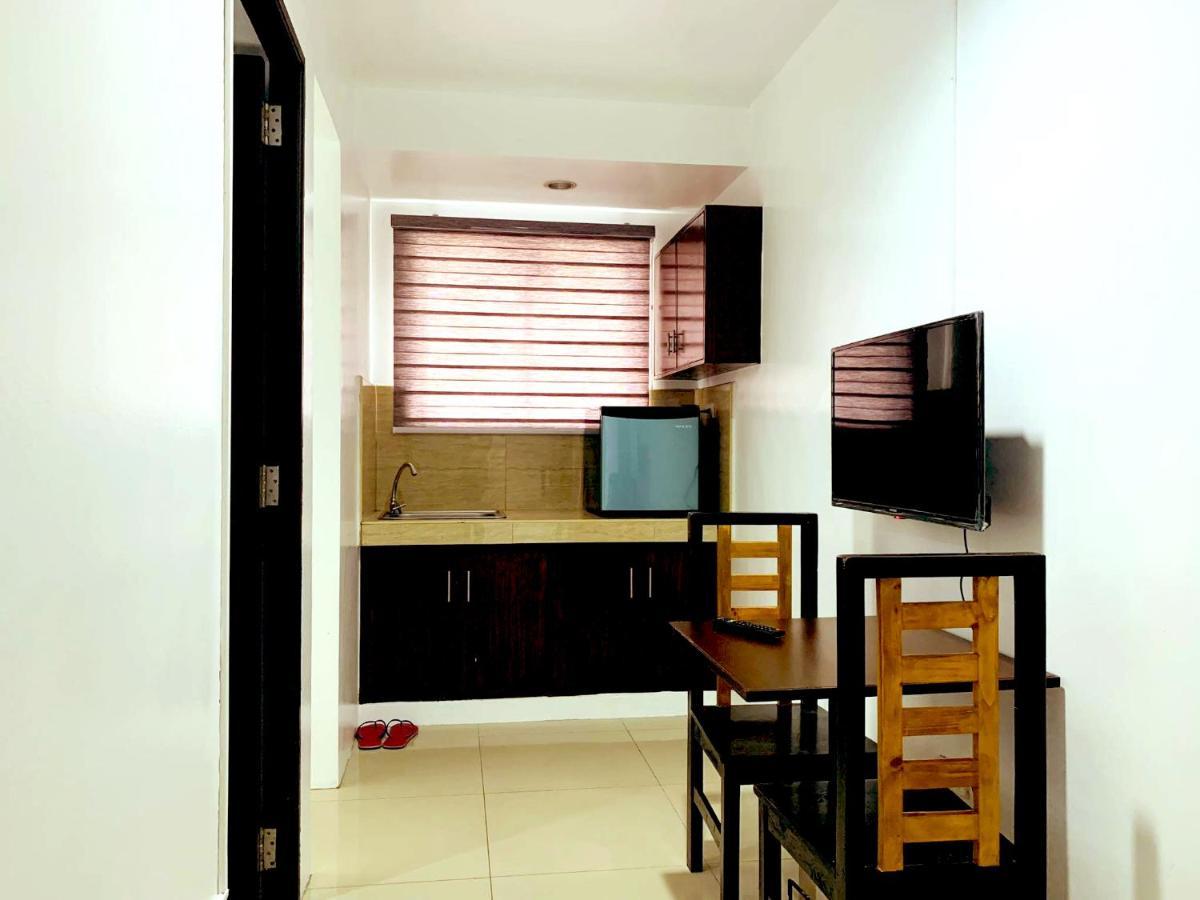Crosswinds Hotel Paranaque City エクステリア 写真