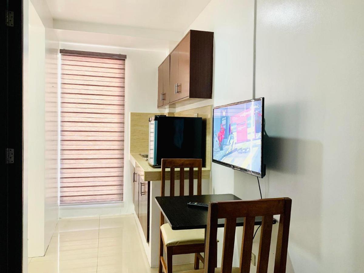 Crosswinds Hotel Paranaque City エクステリア 写真