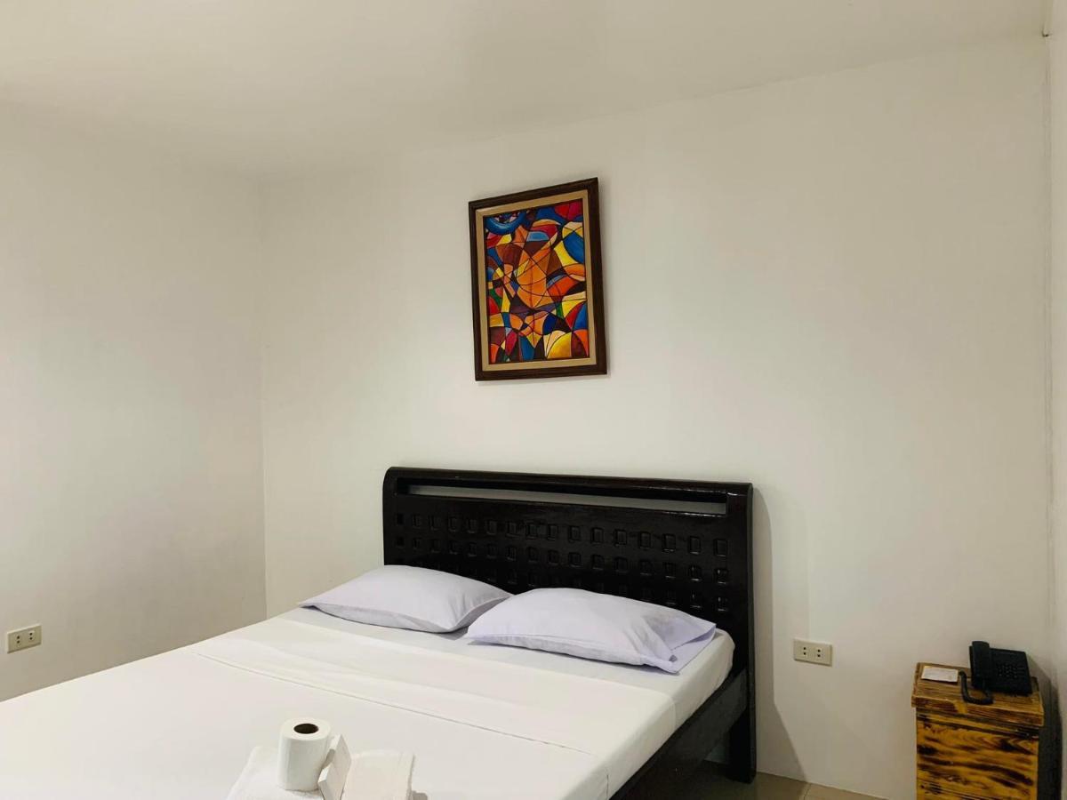 Crosswinds Hotel Paranaque City エクステリア 写真