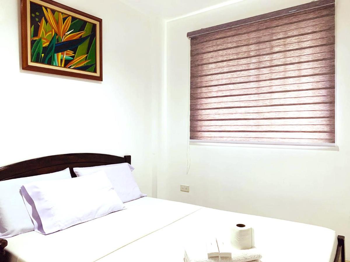 Crosswinds Hotel Paranaque City エクステリア 写真