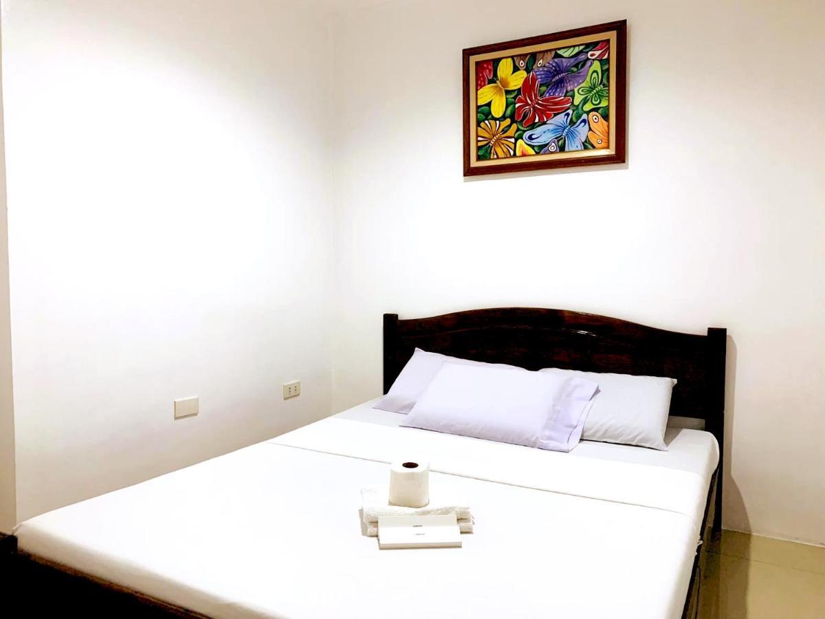 Crosswinds Hotel Paranaque City エクステリア 写真